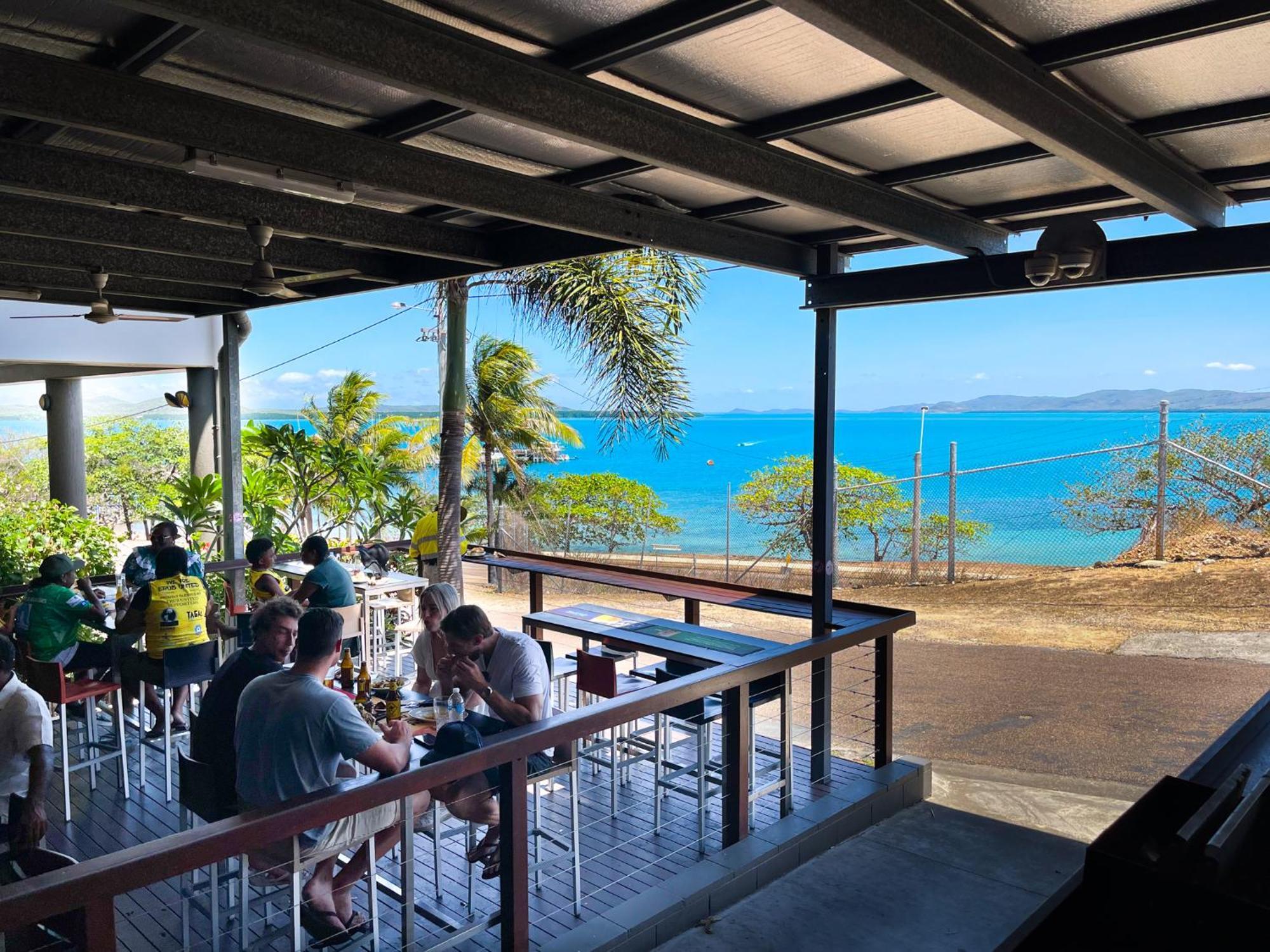 Grand Hotel Thursday Island ภายนอก รูปภาพ