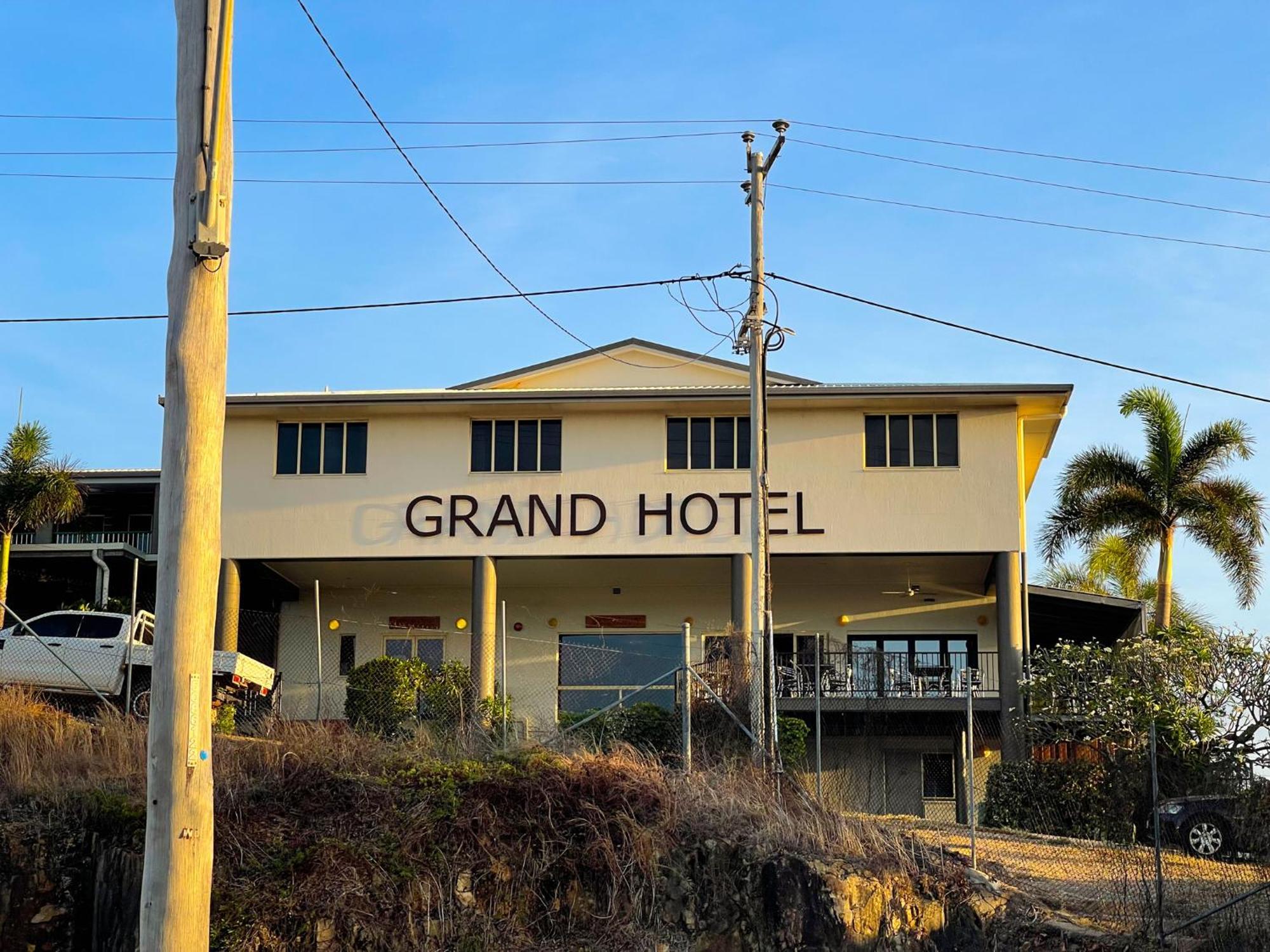 Grand Hotel Thursday Island ภายนอก รูปภาพ